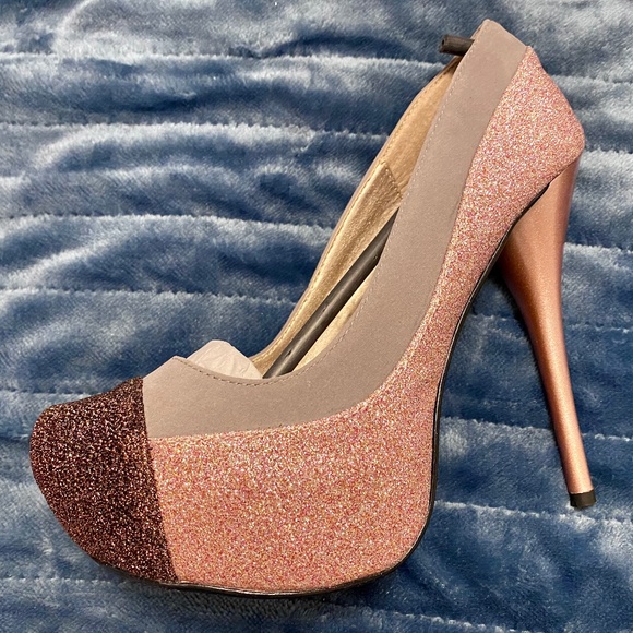 Sexy Qupid Platform Heels - Picture 1 of 7